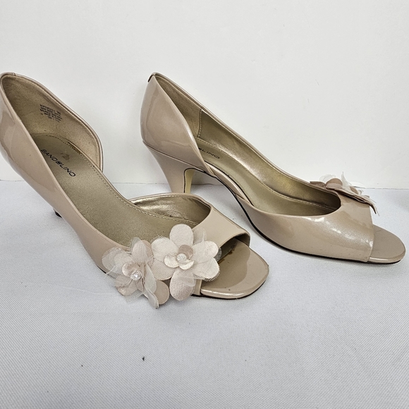 Bandolino Women's Pemberly D'Orsay Pump Nude Sz 9 Vanilla Girl Coquette Neutral - Picture 3 of 10